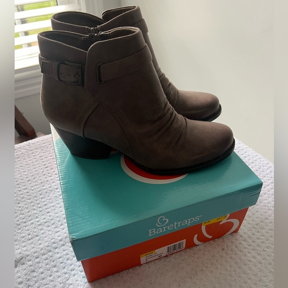 EUC bare traps ankle boots - Picture 2 of 5